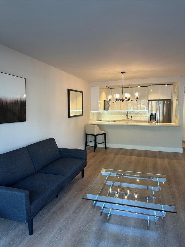 Foto del edificio - 3821 Environ Blvd