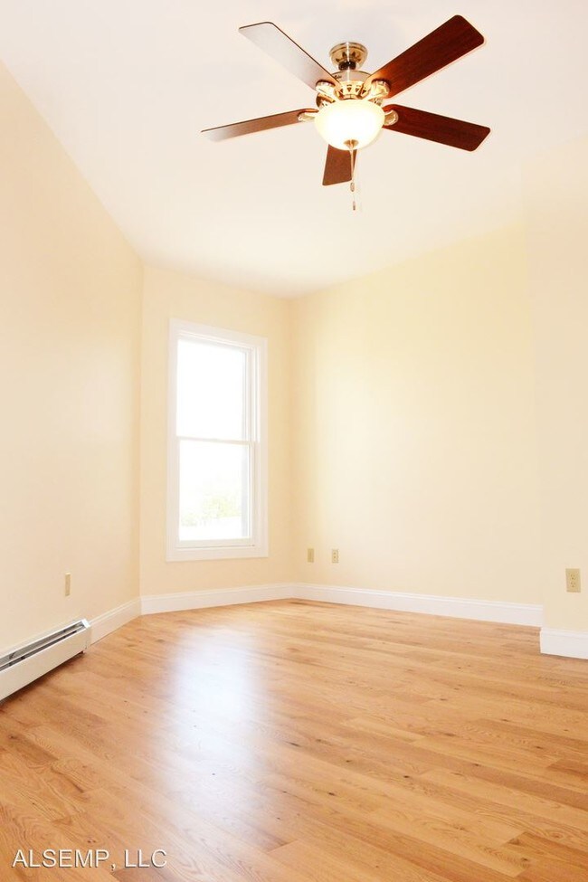 Building Photo - 258 North St