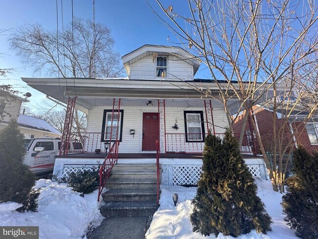 Foto del edificio - 411 Rowan Ave