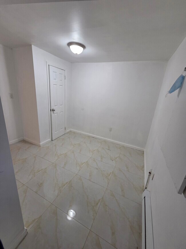 Foto del edificio - 3117 99th St