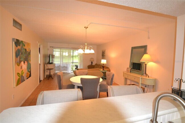Foto del edificio - 123 Cypress Ct