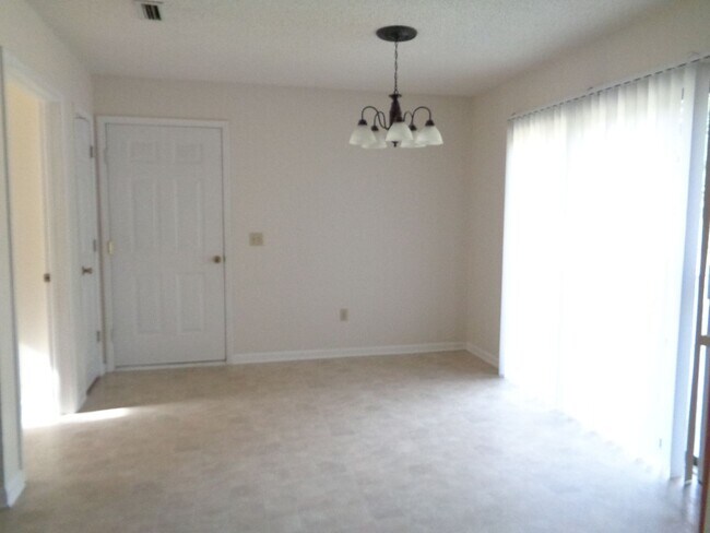 Foto del edificio - Hidden Lake Acres