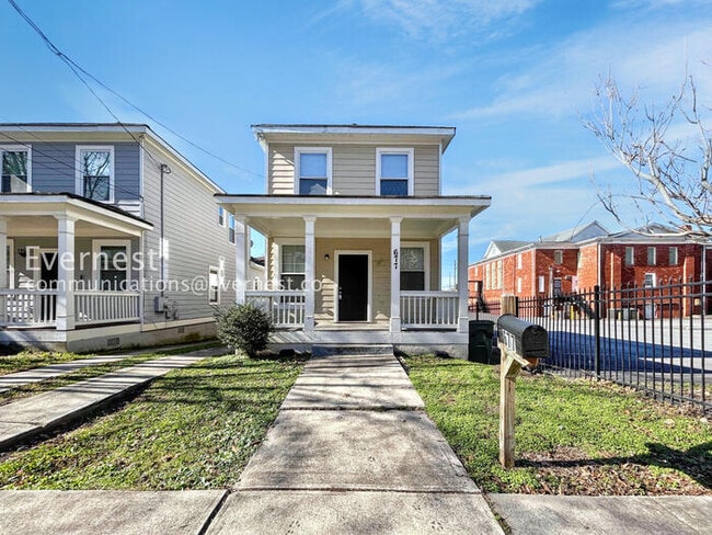 Foto del edificio - 677 Smith St SW