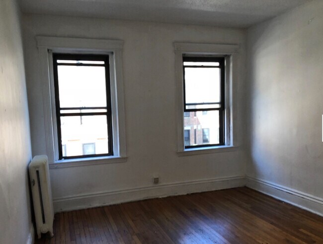 Building Photo - 31 Queensberry St