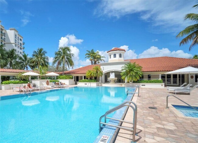 Foto del edificio - 20000 E Country Club Dr