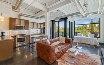 Building Photo - 4020 N Scottsdale Rd