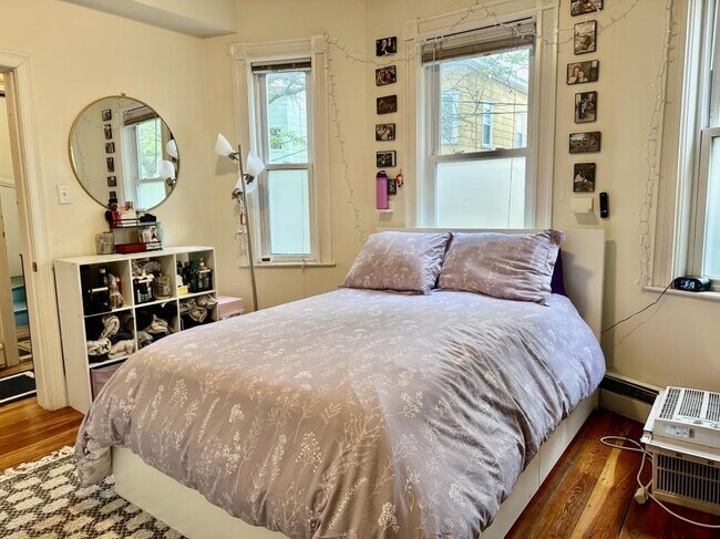 Building Photo - 3 bedroom in Cambridge MA 02141