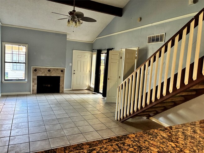 Building Photo - 200 Pecan Dr