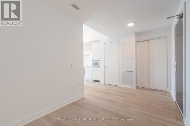 Building Photo - 3009 Novar Rd