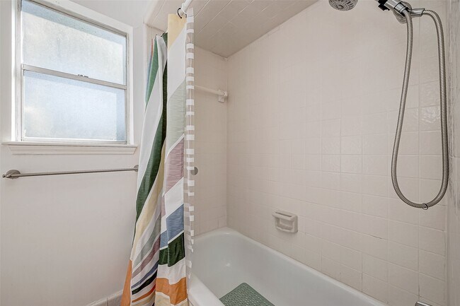 Building Photo - 1619 Crystal Hills Dr