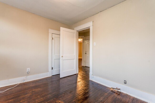 Foto del edificio - 2516 Kavanaugh Blvd