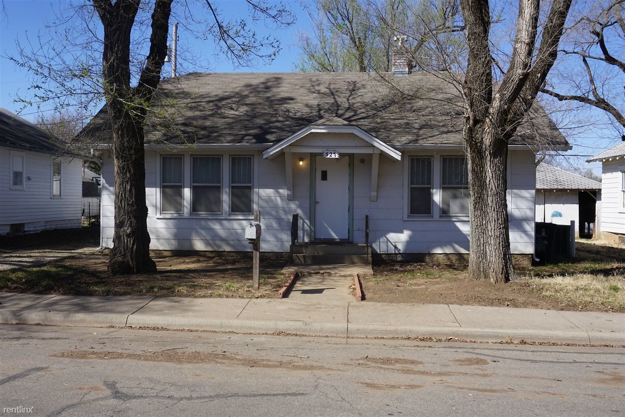 Primary Photo - 2 br, 1 bath House - 527 Houser Dr