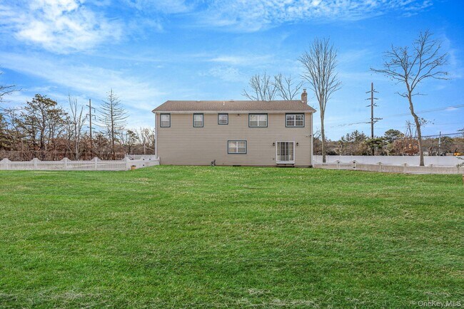 Foto del edificio - 475 Old Country Rd