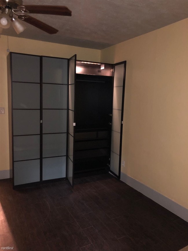 Building Photo - 1 br, 1 bath Apartment - 6836 Avenue C Unit 2