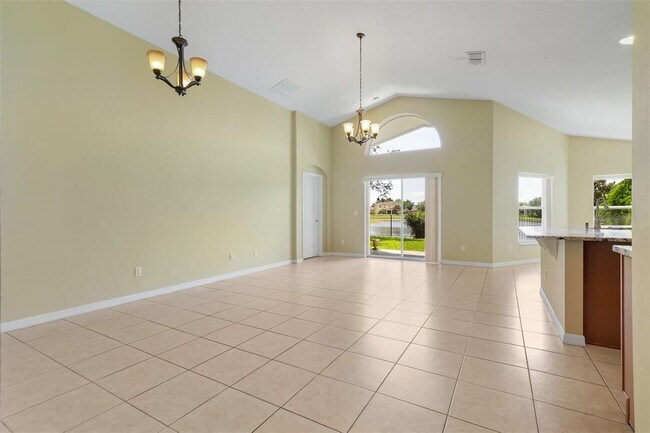 Foto del edificio - 12608 Iris Lake Dr