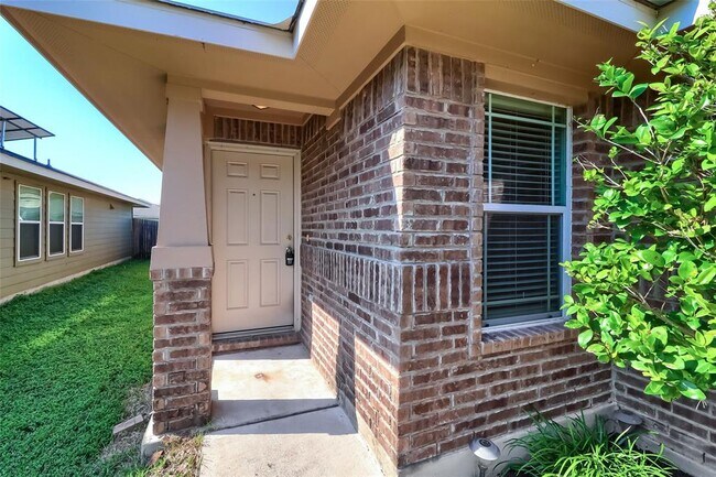 Foto del edificio - 3308 Barksdale Dr