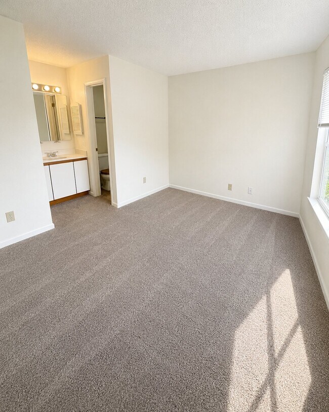 Foto del edificio - 541 Pineland Cir