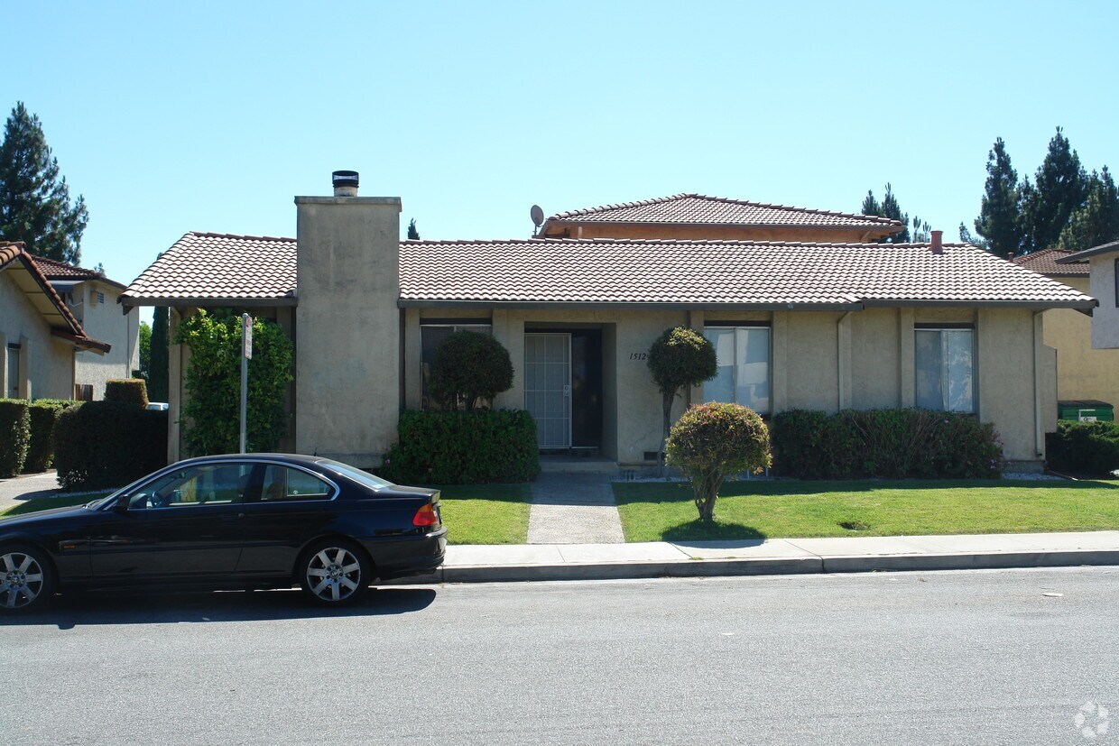 Building Photo - 1512 Moorpark Ave