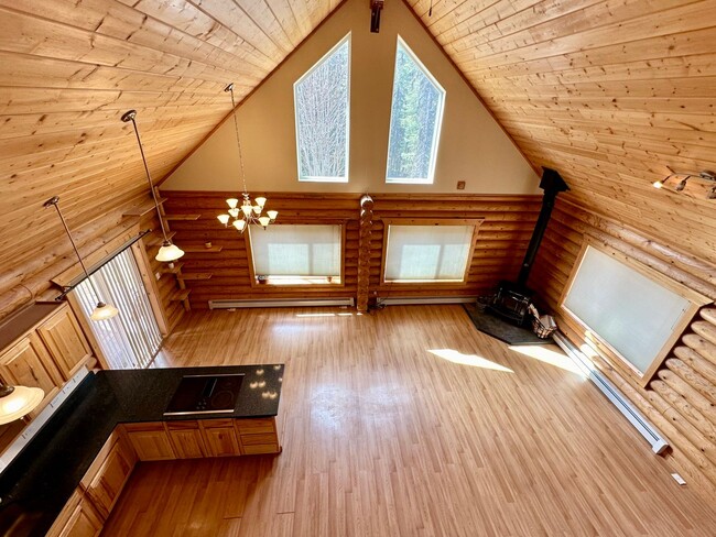 Foto del edificio - CHARMING LOG HOME!