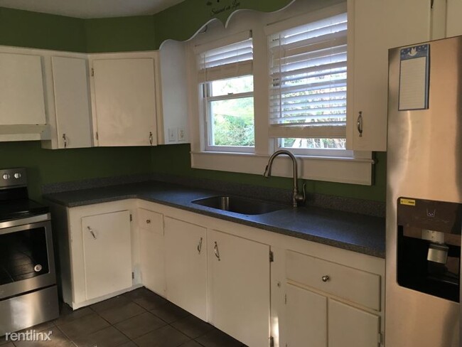 Building Photo - 2 br, 1 bath House - 1002 Cypress Dr, Wilm...