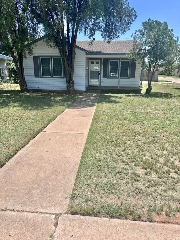Primary Photo - WELL MAINTAINED