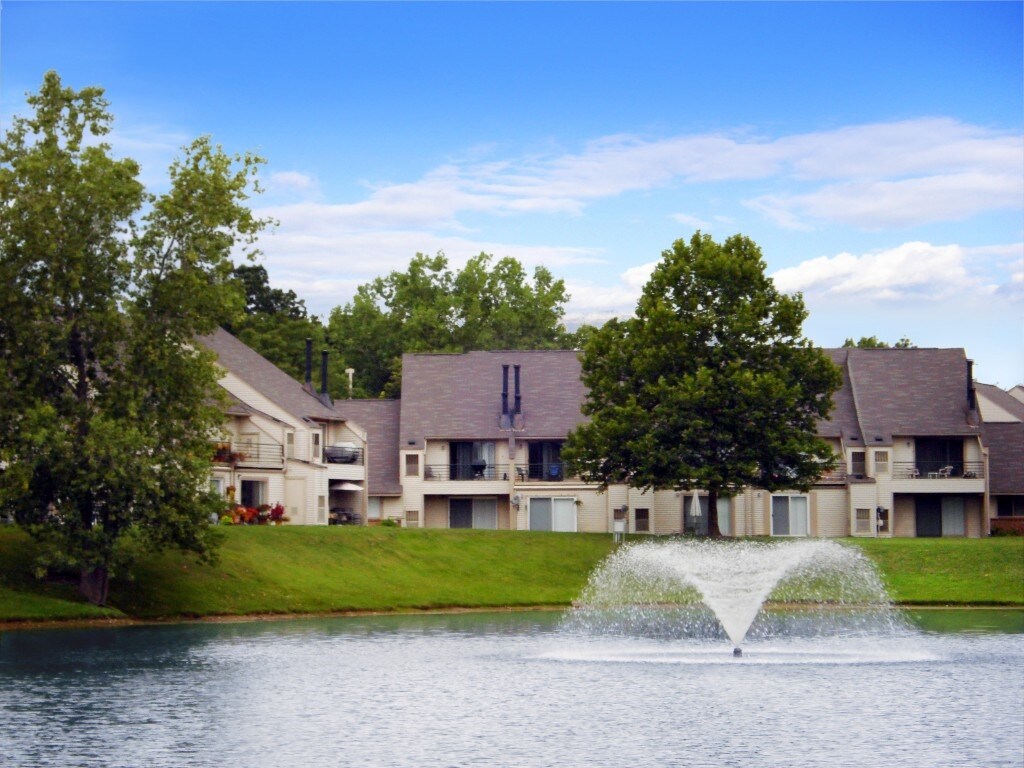 The Auburn Ridge Apartments Auburn Hills Mi Apartments Com