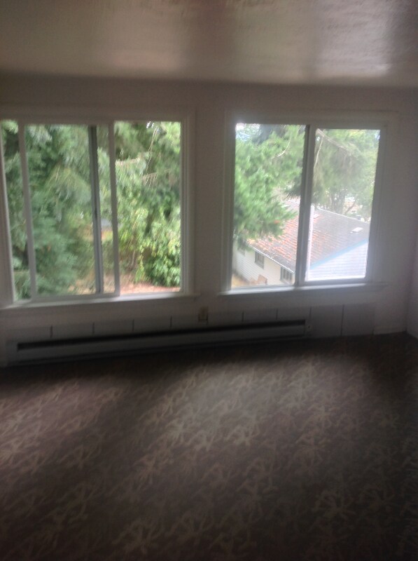 5825 Lombard Ave Unit Apartment 2, Everett, WA 98203 Room for Rent