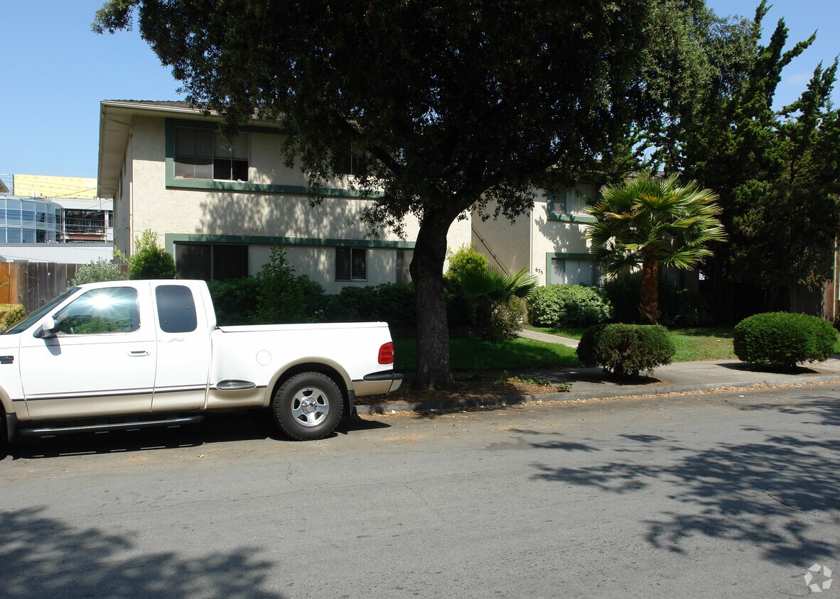 Foto principal - 675 Grand Fir Ave