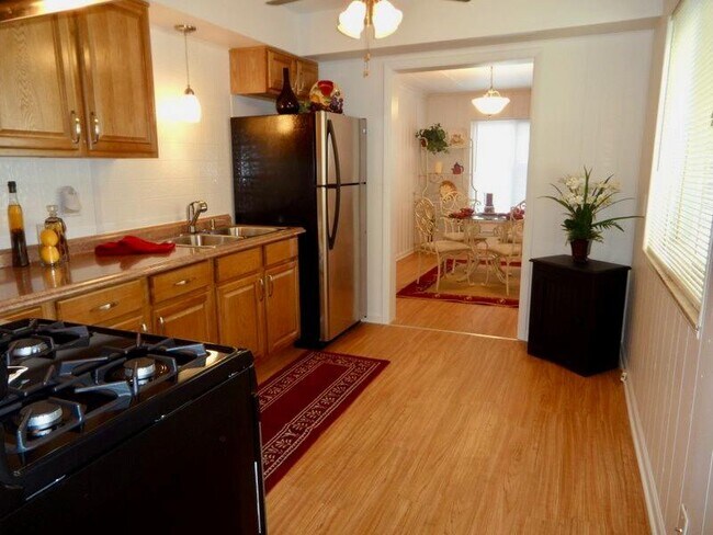 Foto del edificio - 3713 Roanoke Rd