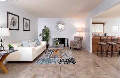 Foto del edificio - 1306 McFarlane Ln