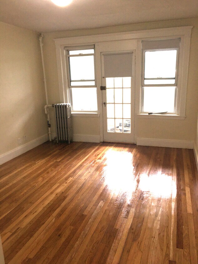 Primary Photo - 1629 Commonwealth Ave
