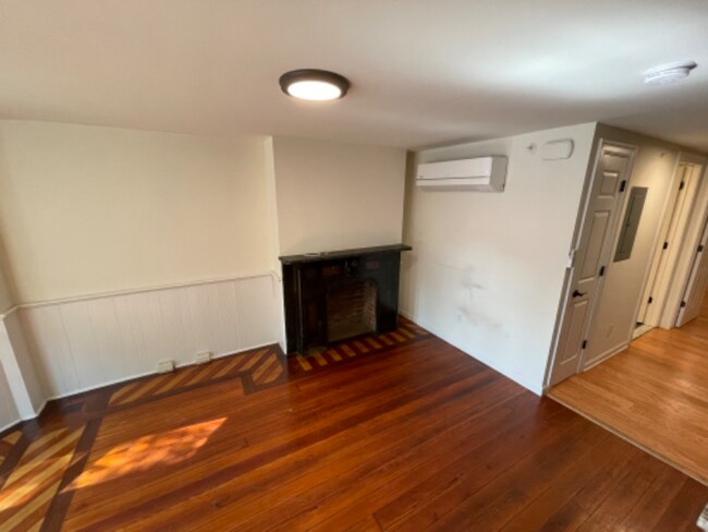 Building Photo - 33 S Lake Ave