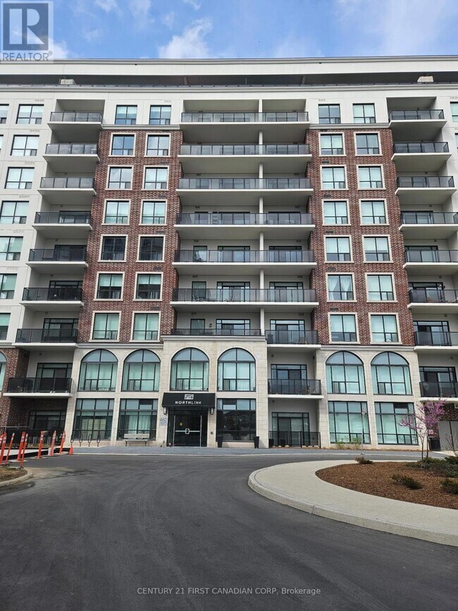 Photo du bâtiment - 460-460 Callaway Rd