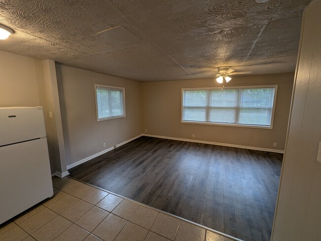 Building Photo - 8632 Neptune Dr