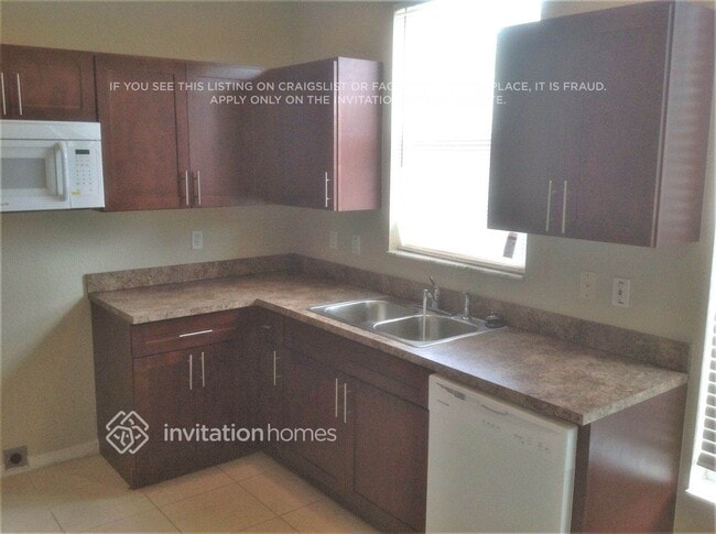 Building Photo - 5000 Northern Lights Dr