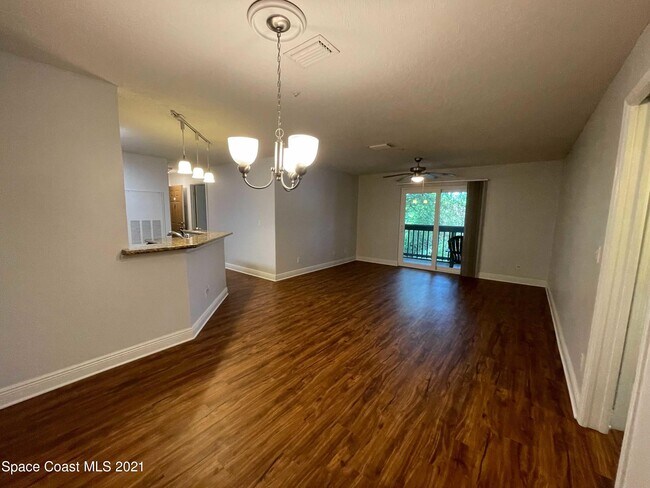 Foto del edificio - 7667 N Wickham Rd