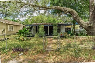 Building Photo - 10704 N Annette Ave