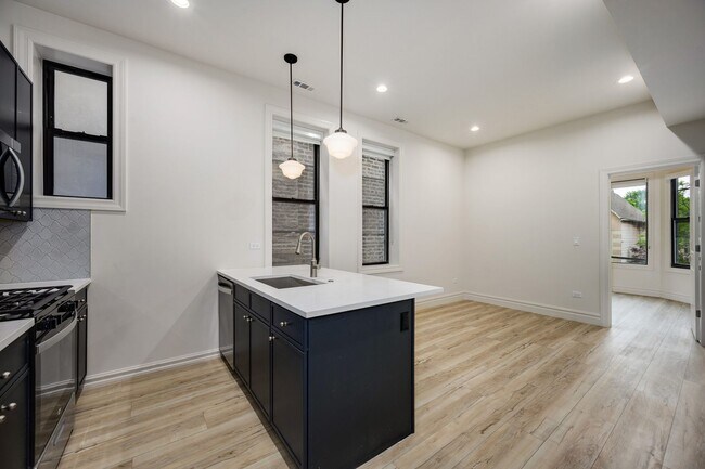 Foto del edificio - 1710 W Belmont Ave