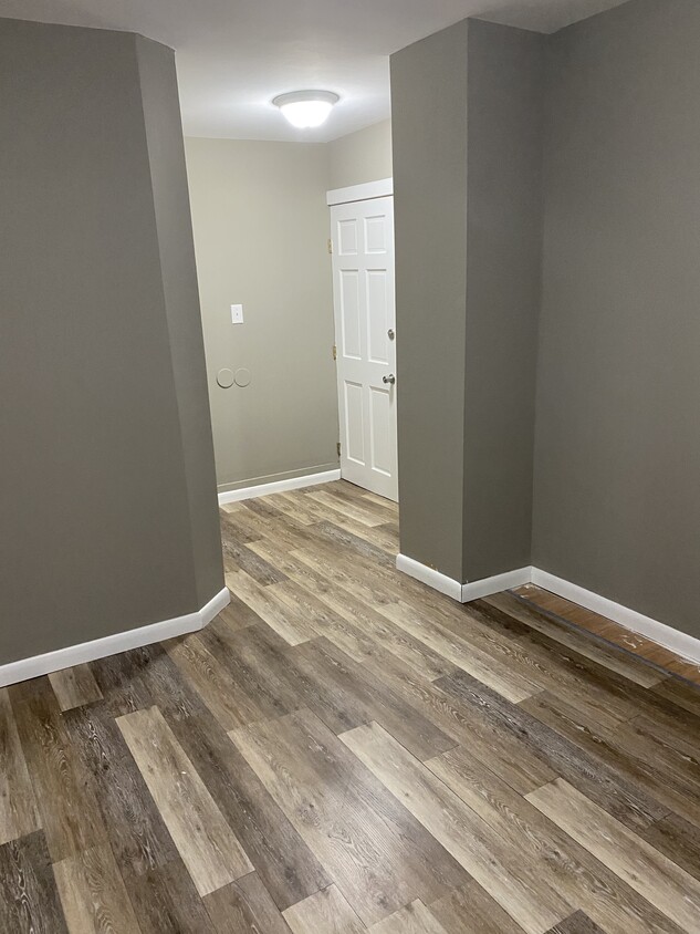 Entryway new floors, molding - 951 Carmalt St