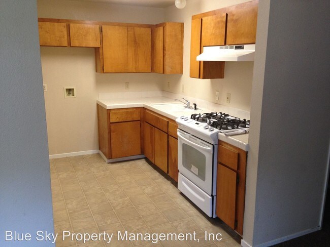 Building Photo - 324 Springville Ct