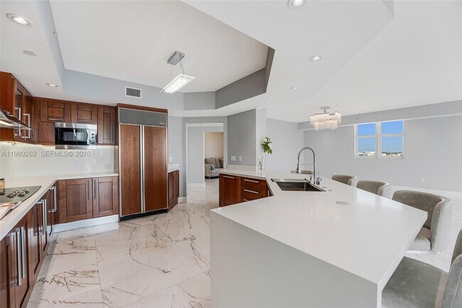 Foto del edificio - 3301 NE 183rd St