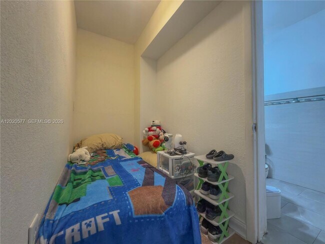 Foto del edificio - 410 Pinecrest Dr
