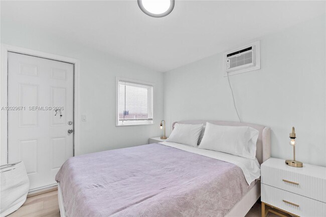Foto del edificio - 1021 NW 23rd Ave