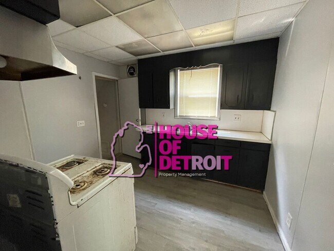 Building Photo - 8853-5 Manor St.*