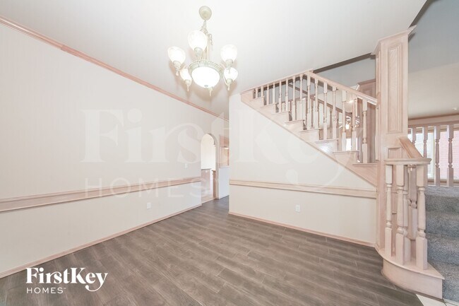 Building Photo - 1216 Pine Valley