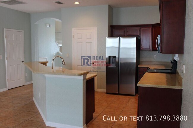 Foto del edificio - 1415 Summergate Dr