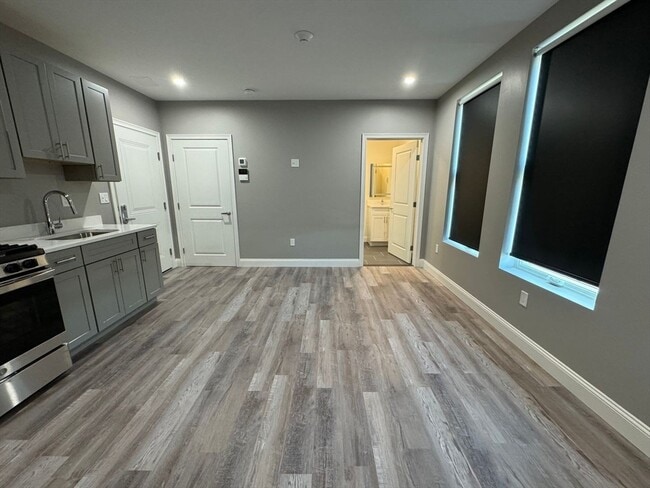 Building Photo - 55 Walnut Ave