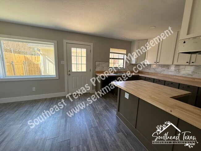 Foto del edificio - 4147 Arthur Ln