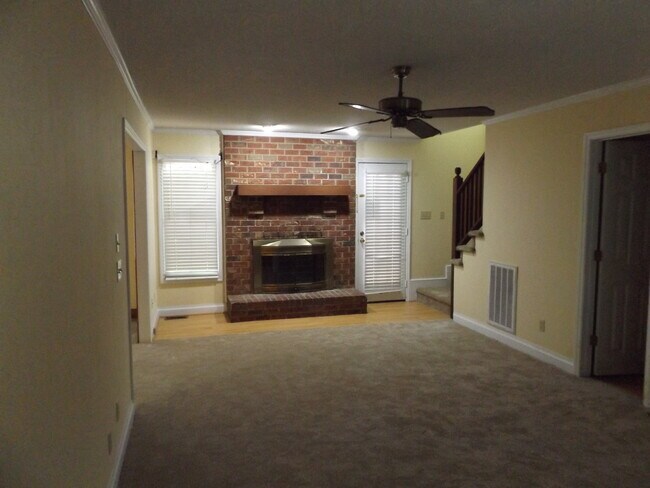 Foto del edificio - 1132 Crestmont Dr SE