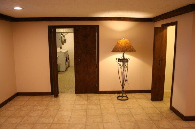 1269 Bonnie Ln Mayfield Heights Oh 44124 Townhouse For In Building Photo 1269 Bonnie Ln